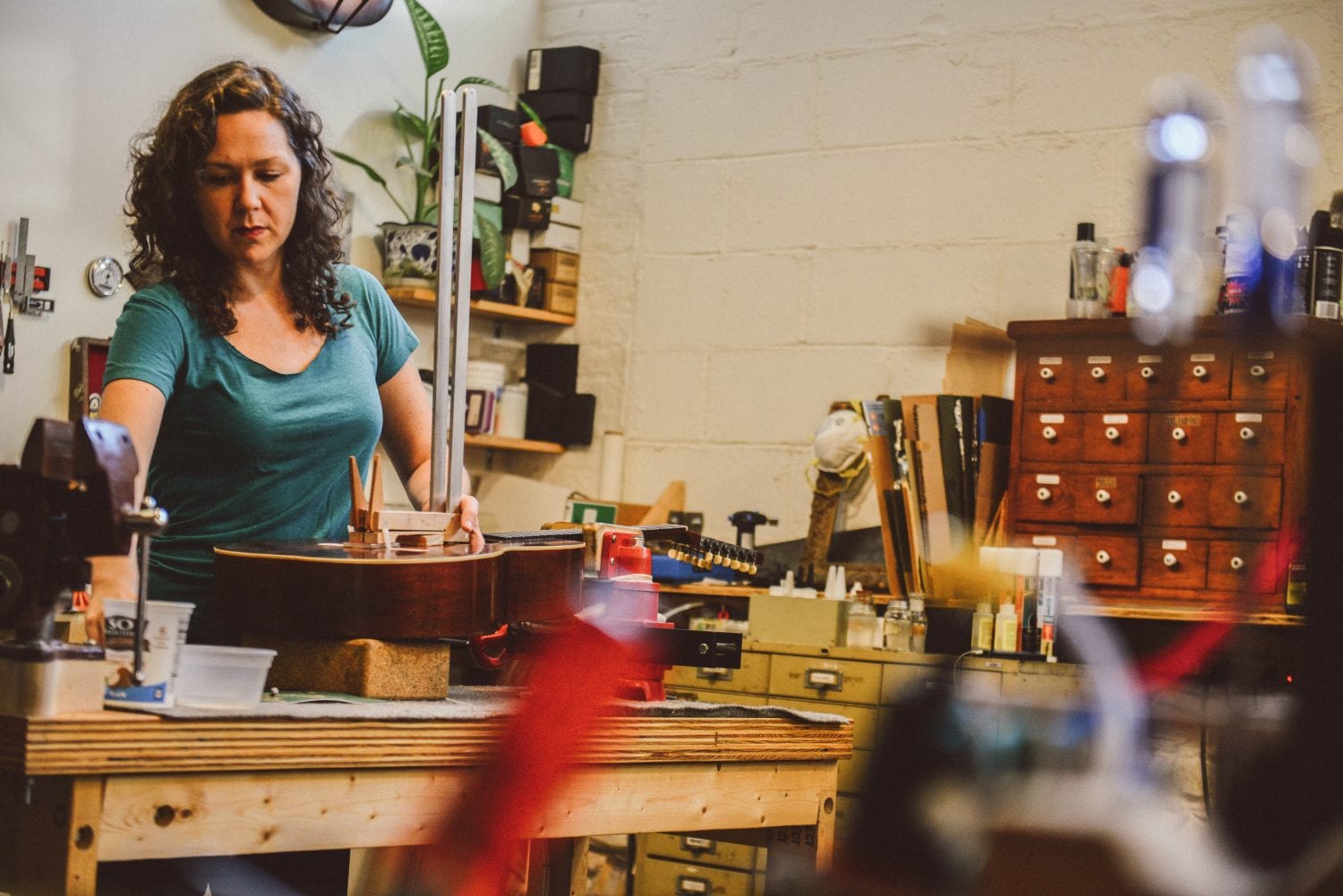 jyl_sheshredsbrooklynlutherie_102115_14