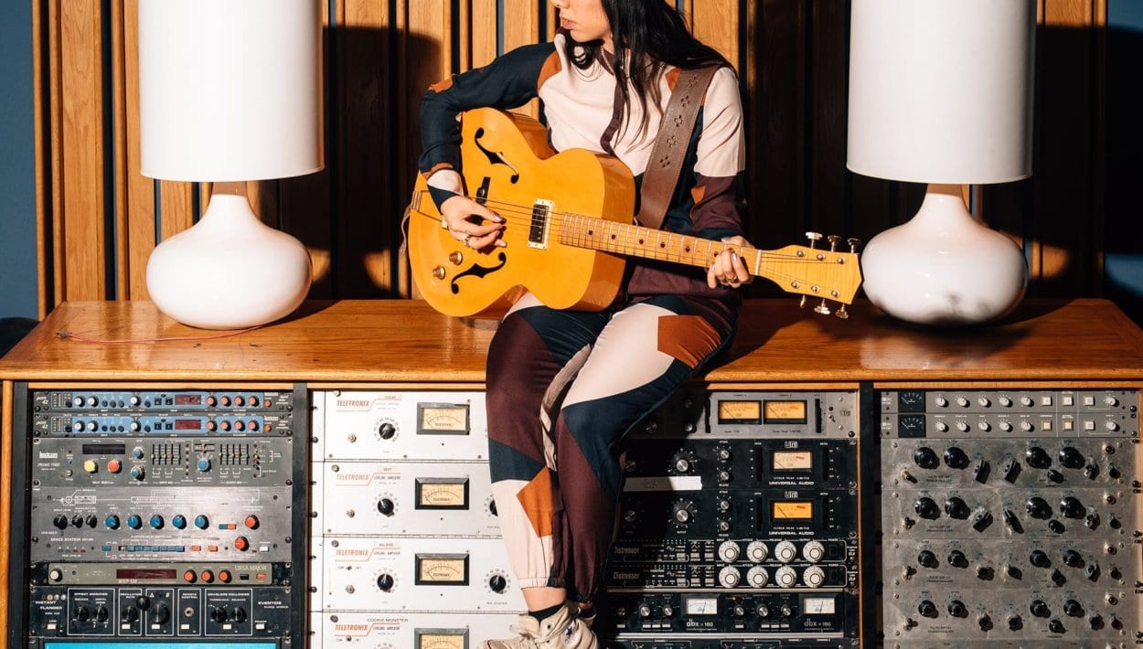 1.15 ALYNDA SHESHREDS 055