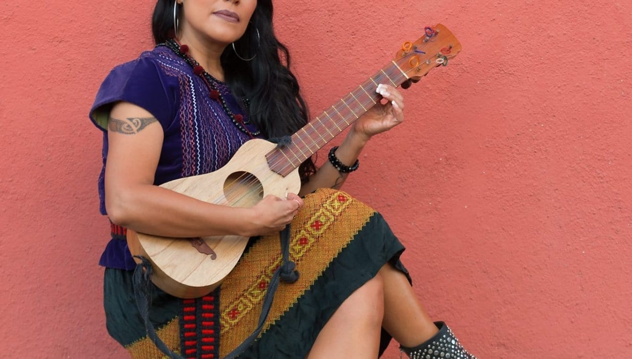SS issue14 LilaDowns web 5