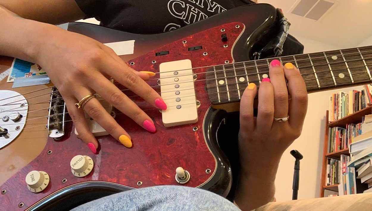 Guitar Manicure Featured Img